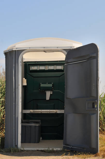 Best Porta potty rental for parties  in Lyons, KS